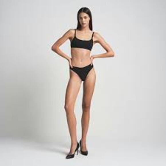 SKIMS Fits Everybody Scoop Bralette Black Size Large L COMFY MINIMALIST LOUNGE 1 - Picture 1 of 5
